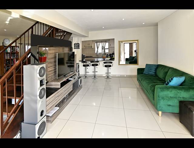 4 BEDROOM CLUSTER FOR SALE IN COUNTRY VIEW